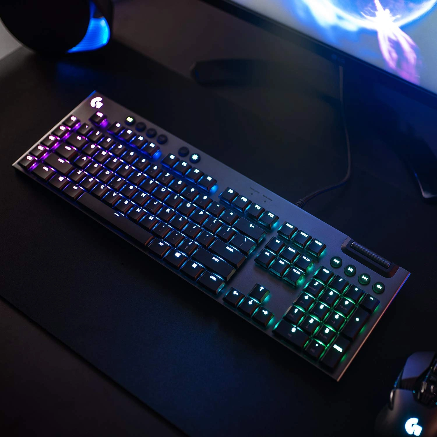 Logitech-G813-LIGHTSYNC-RGB-Mechanical-Gaming-Keyboard-Clicky